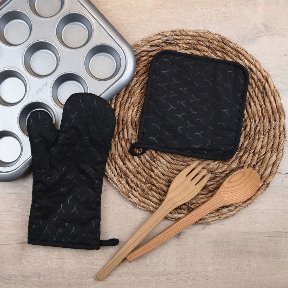 happy-kitchen-silicone-potholder-and-mitten-set-of-2-black_2.jpg